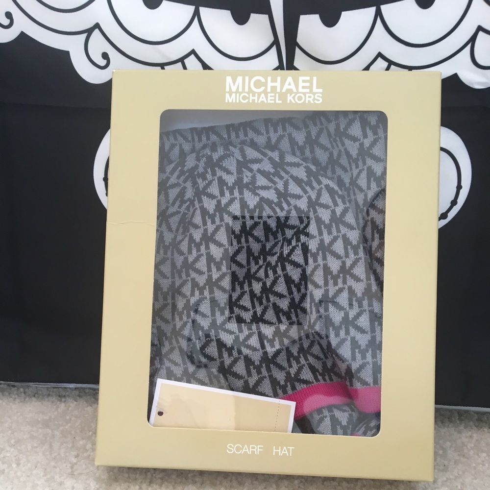 Micheal Kors Hat and Scarf Set